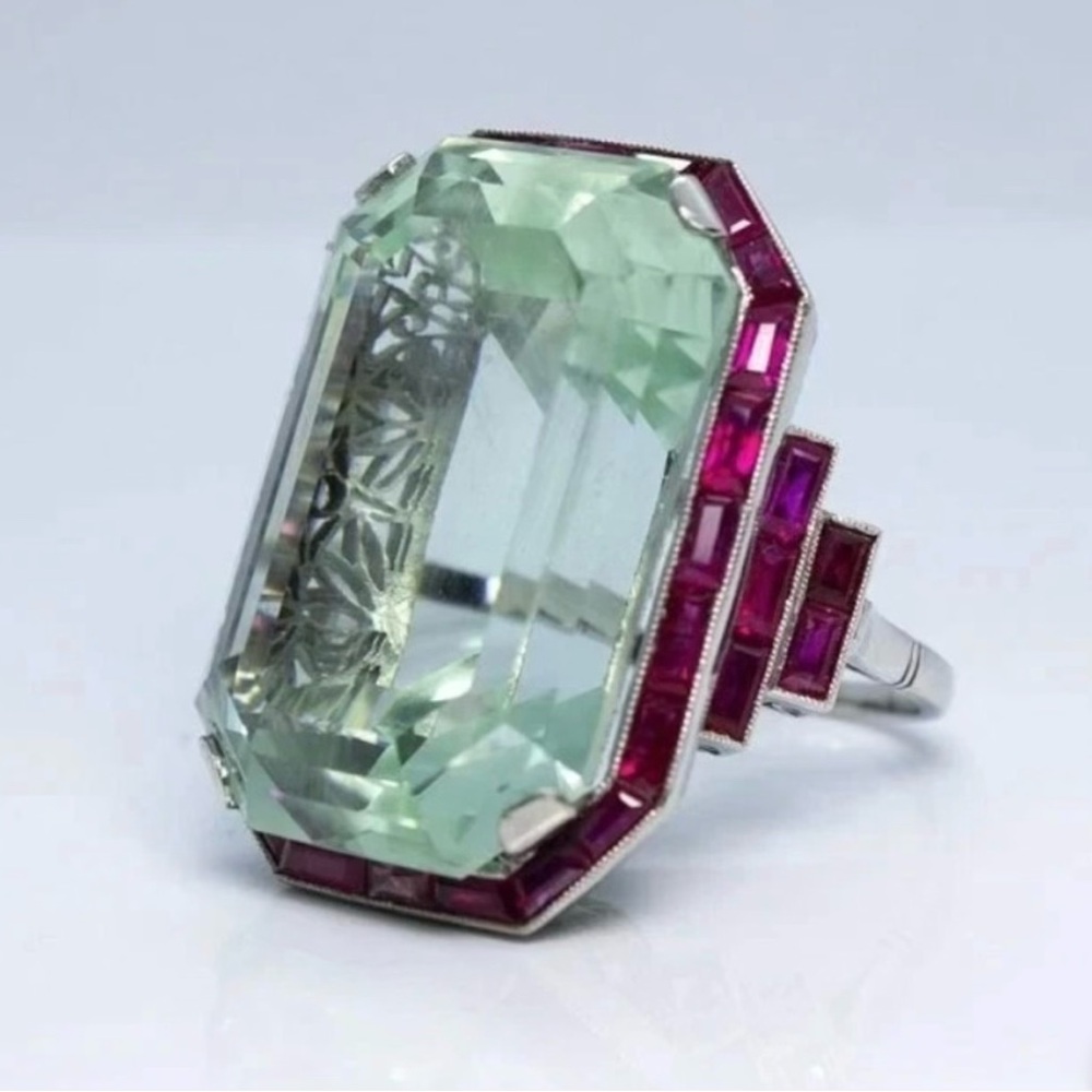 Gorgeous 20 carat Aquamarine Stone with ruby baguette”s 14kt Art deco